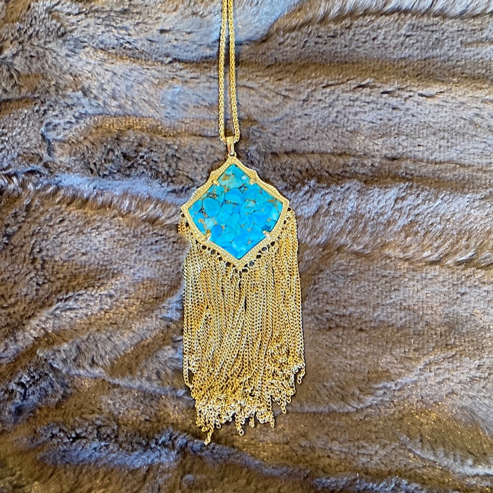 Gorgeous Kendra Scott necklace